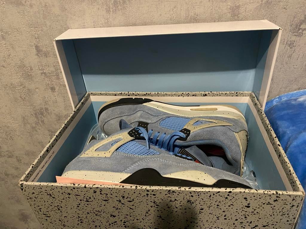 Jordan 4 University Blue - Maat 43, Kleding | Heren, Schoenen, Ophalen of Verzenden, Zo goed als nieuw, Blauw