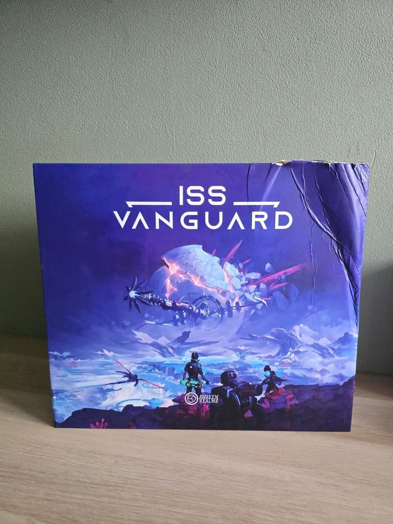 ISS Vanguard - Unpunched, Doos beschadigd, Hobby en Vrije tijd, Gezelschapsspellen | Bordspellen, Een of twee spelers, Ophalen of Verzenden