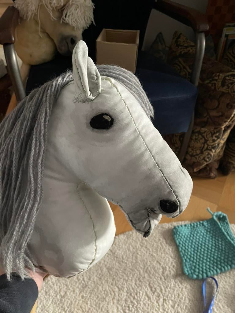 Hobby horses, Ophalen, Zo goed als nieuw