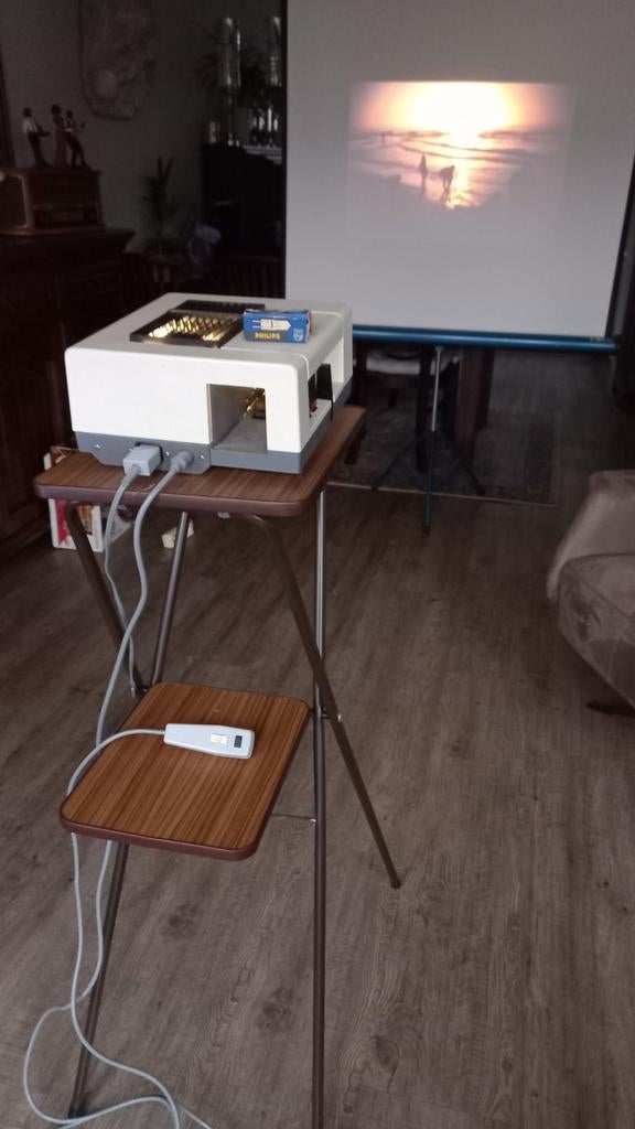 Diaprojector met toebehoren, Ophalen