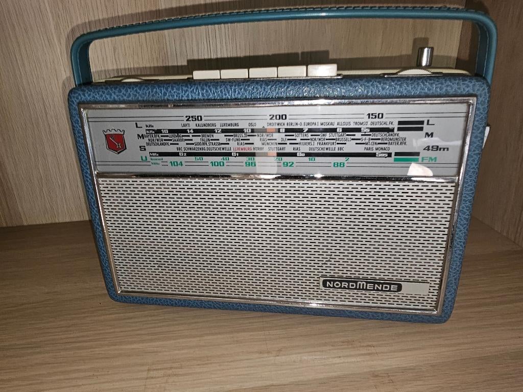 Vintage Radio's uit de jaren 60 omgebouwd tot bluetooth, Antiek en Kunst, Antiek | Tv's en Audio, Ophalen
