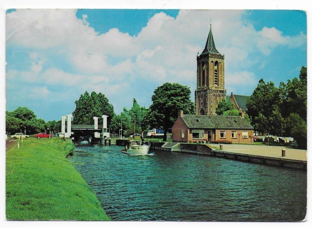 Monnickendam grote kerk ongelopen ansichtkaart ( B2574), Ophalen of Verzenden, 1980 tot heden, Ongelopen