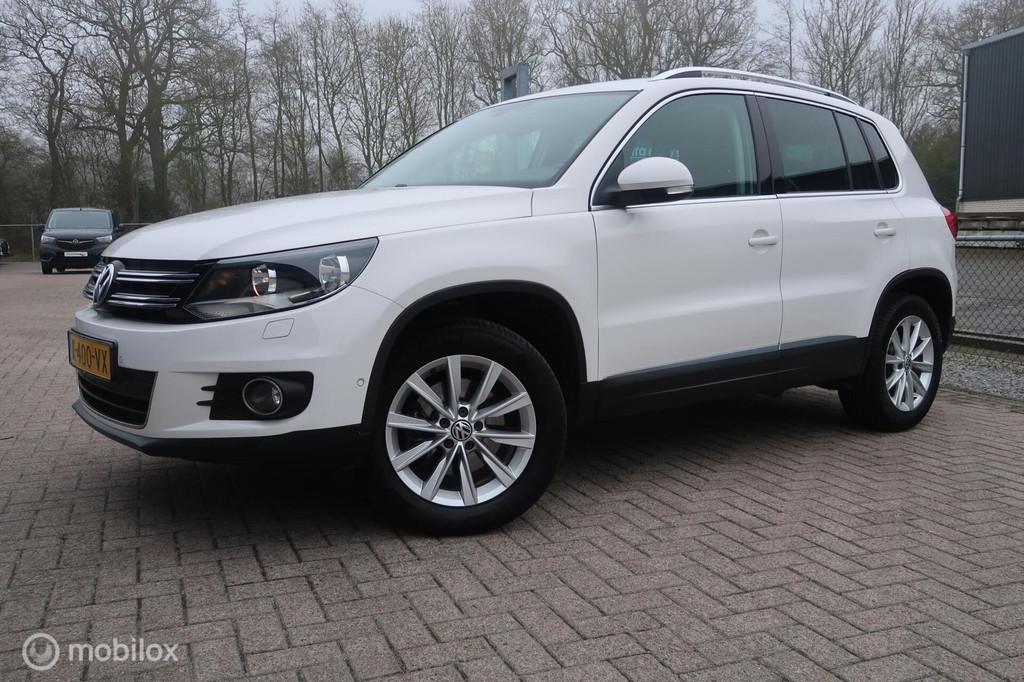 Volkswagen Tiguan 1.4 TSI Sport&Style, TREKHAAK, Voorwielaandrijving, Euro 5, Gebruikt, Zwart