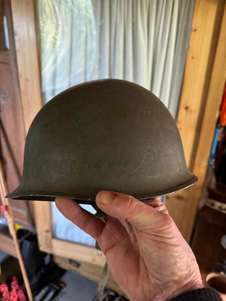 Oude stalen NATO helm inclusief binnenhelm, Verzamelen, Ophalen of Verzenden, Landmacht, Overige gebieden, Helm of Baret