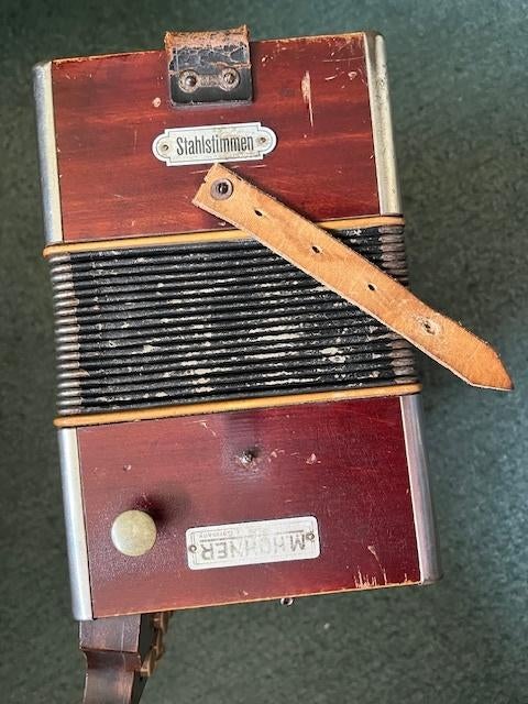 muziekinstrument trekharmonica, Gebruikt, Met riemen, Overige formaten, Knopaccordeon