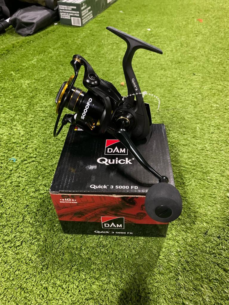 Nieuwe Dam Quick 3 5000 molen, 10 lagers & aluminium spoel, Ophalen of Verzenden, Nieuw, Molen