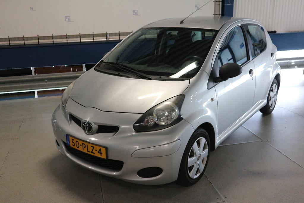Toyota Aygo 1.0-12V Access / NAP / 1e EIG / 5 DRS / AIRCO /, Voorwielaandrijving, Euro 5, Gebruikt, 4 stoelen