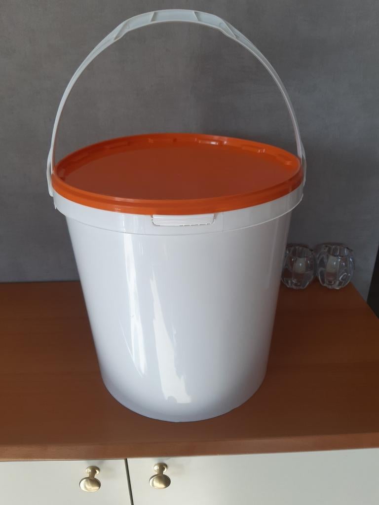 Grote emmer met deksel., Ophalen, Zo goed als nieuw, Kunststof, Met deksel