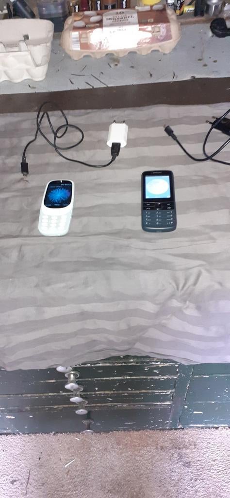 2 stuks zgan Nokia telefoon, Telecommunicatie, Mobiele telefoons | Nokia, Ophalen, Zo goed als nieuw, Zwart