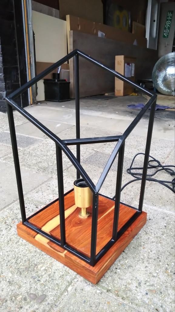 tafellamp, Huis en Inrichting, Lampen | Tafellampen, Ophalen, Zo goed als nieuw, Minder dan 50 cm, Industrieel, Modern, Geometrisch