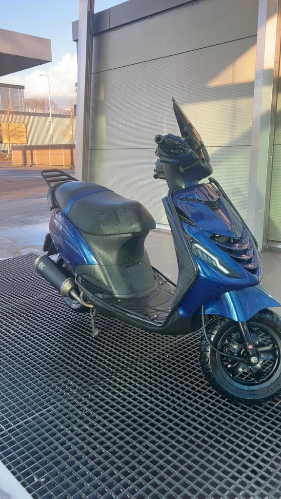 Zip iget 2022, Fietsen en Brommers, Scooters | Piaggio, Zo goed als nieuw, Zip, Benzine, Ophalen