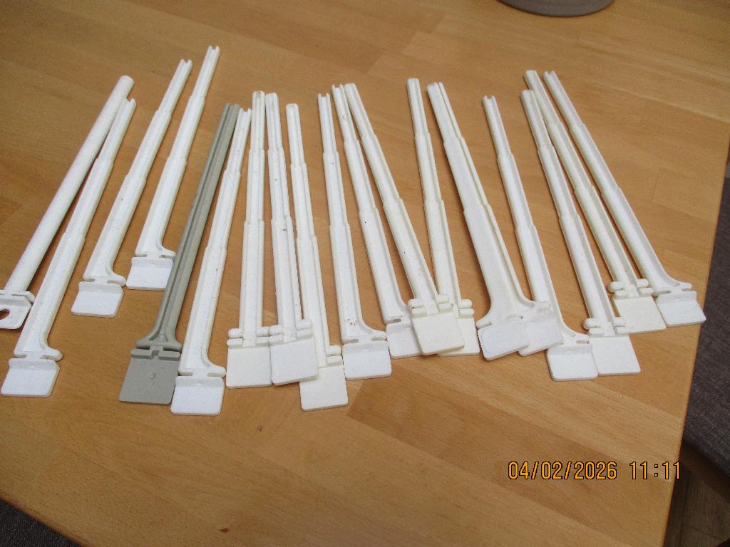 zitstokken     kunststof, Ophalen, Zo goed als nieuw, Kooi-accessoires