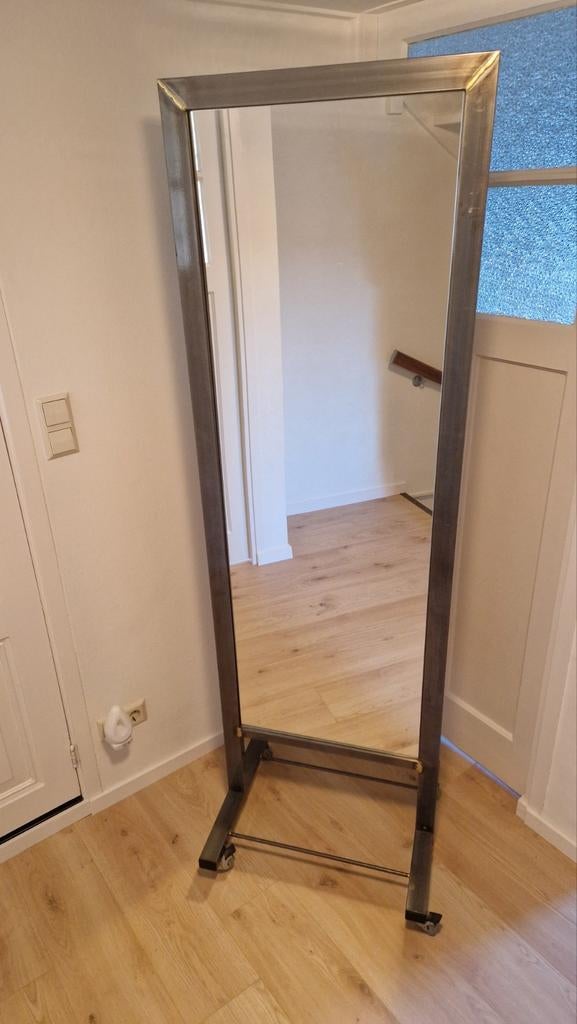 Verrijdbare passpiegel met stalen frame, Ophalen, Zo goed als nieuw, 150 tot 200 cm, Rechthoekig