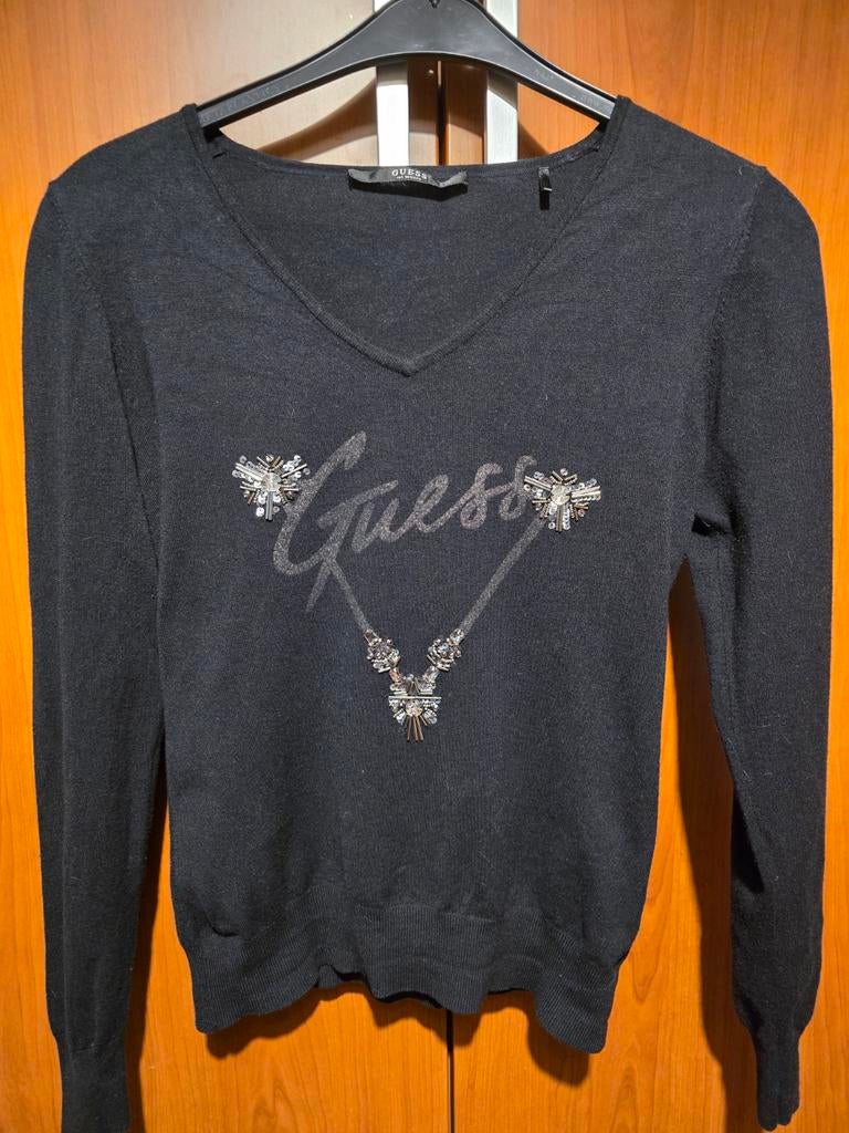 Zwarte Guess trui met V-hals en versiering, Kleding | Dames, Truien en Vesten, Ophalen of Verzenden