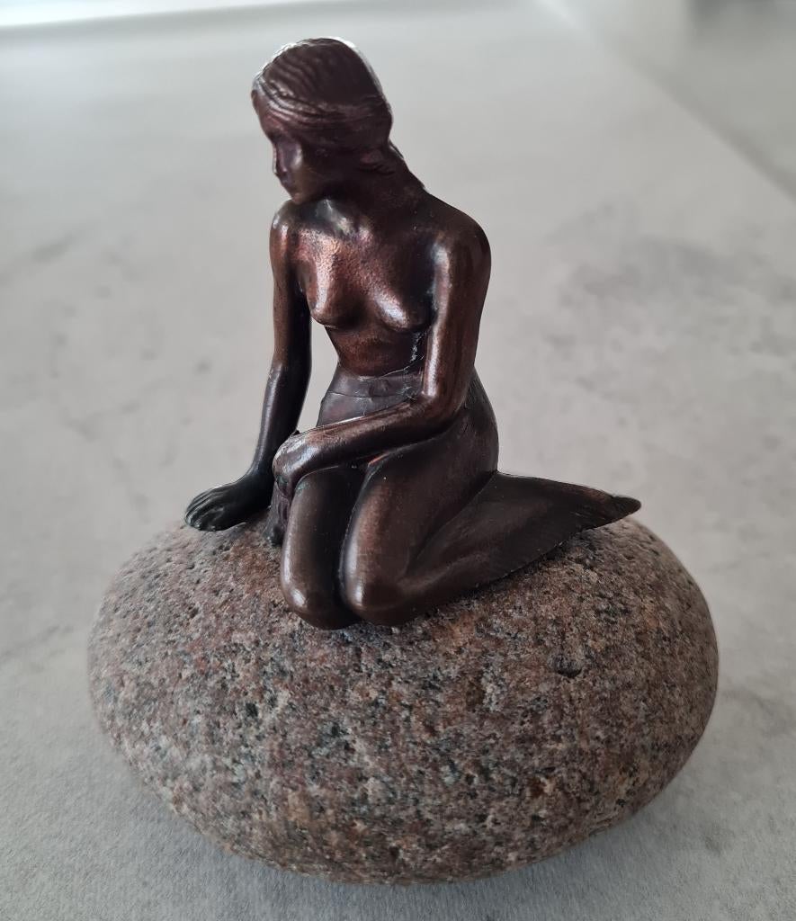 Zeemeermin van Kopenhagen op steen, Ophalen of Verzenden