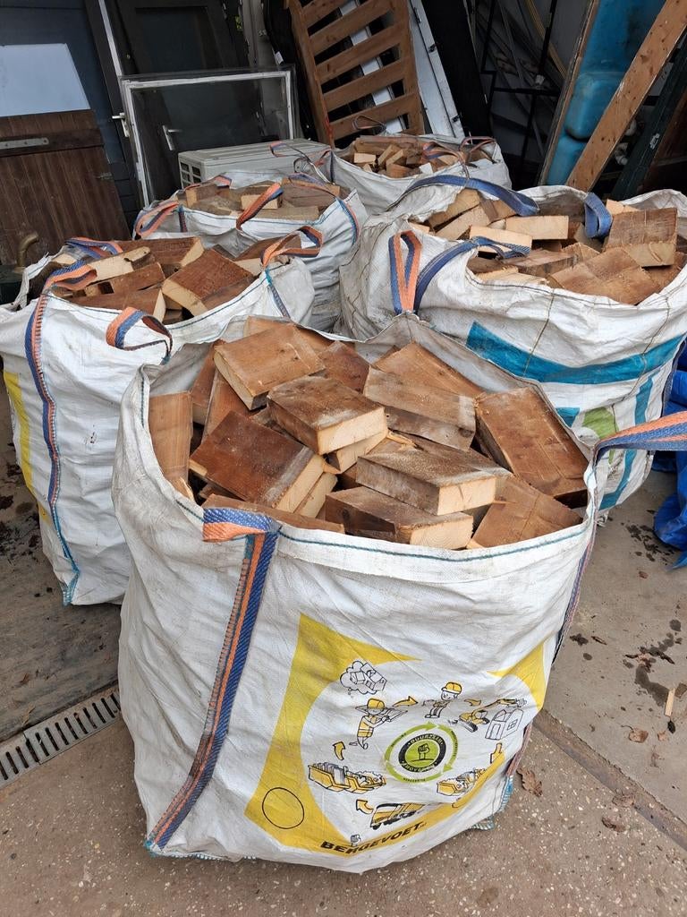 Bigbags goed gevuld met brandhout vurenhouten blokken 1m3, Minder dan 3 m³, Ophalen of Verzenden