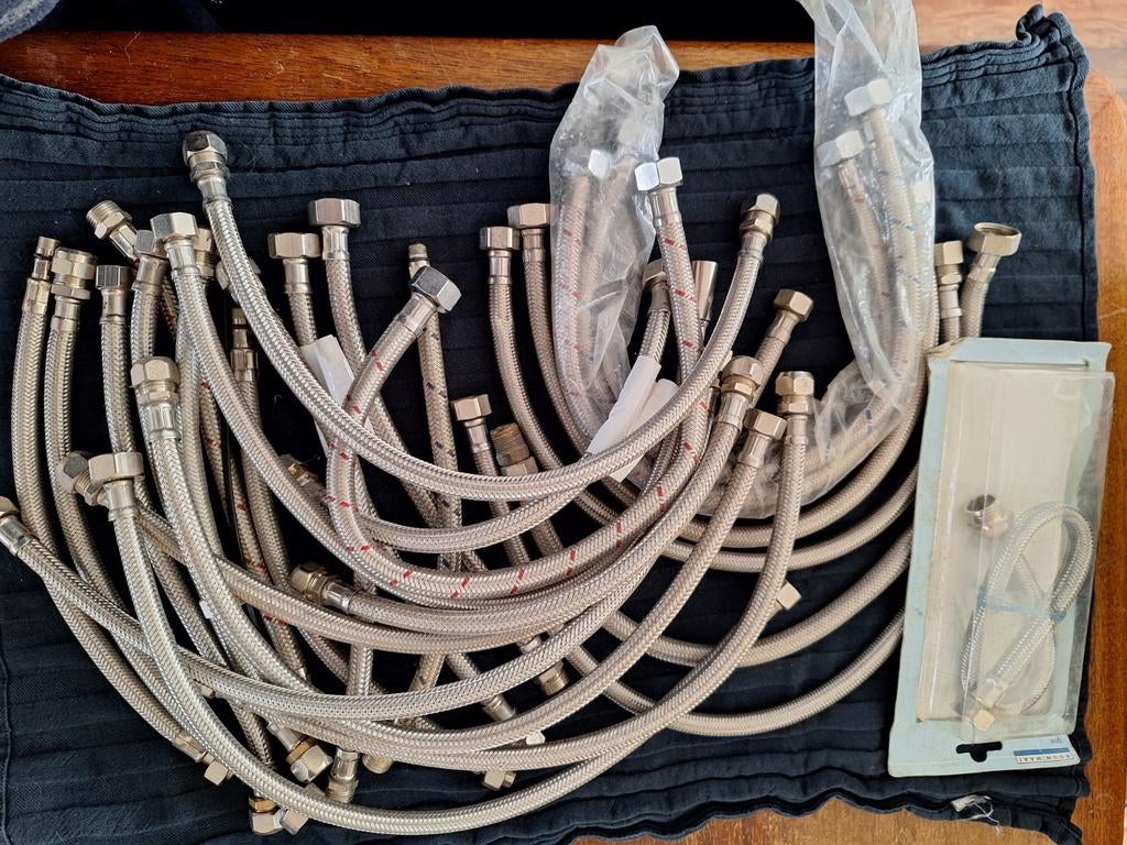 Flexibele waterslangen, Doe-het-zelf en Verbouw, Buizen en Afvoer, Ophalen of Verzenden, Rvs, 6 meter of meer, Overige typen