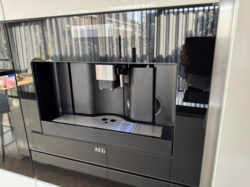 AEG KKE884500 inbouw koffiemachine zwart, Witgoed en Apparatuur, Koffiezetapparaten, Ophalen, Zo goed als nieuw, Koffiemachine
