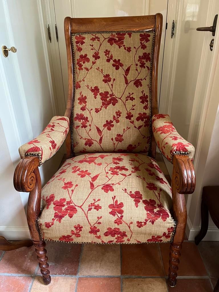 Antieke hoge stoel fauteuil rood geel linnen bloemen velours, Huis en Inrichting, Fauteuils, Ophalen, Gebruikt, 50 tot 75 cm, Antiek