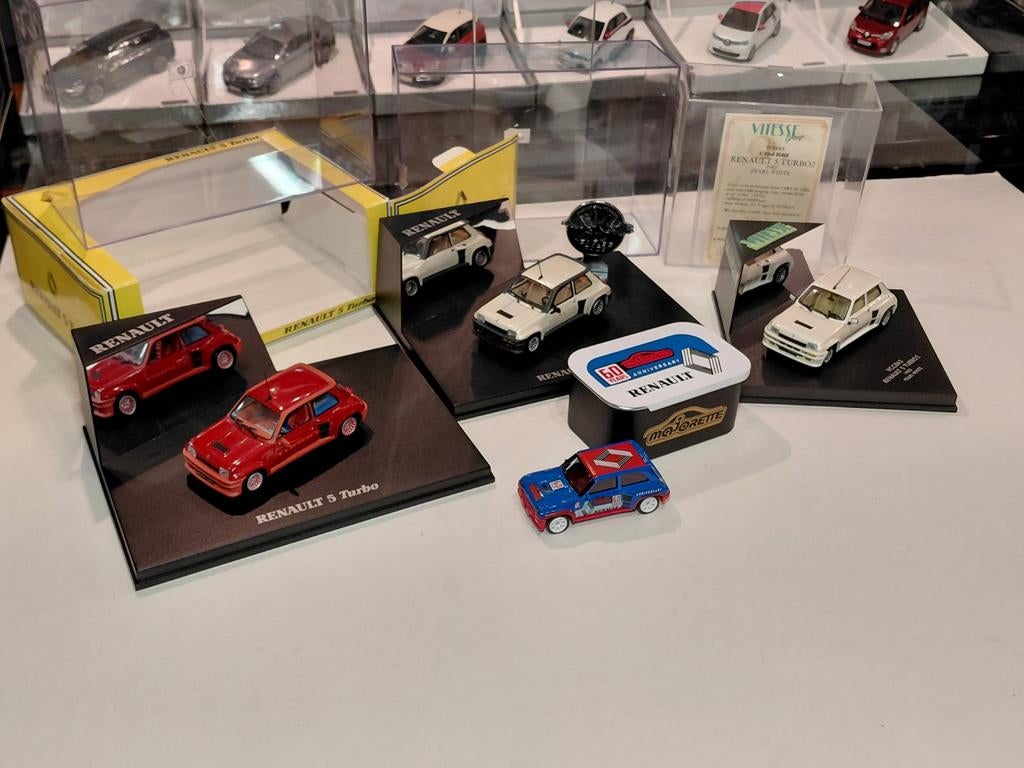 4x Renault 5 Turbo (1980-1982) en Turbo 2 (1983-1985) 1/43, Ophalen of Verzenden, Zo goed als nieuw, Auto, Universal Hobbies