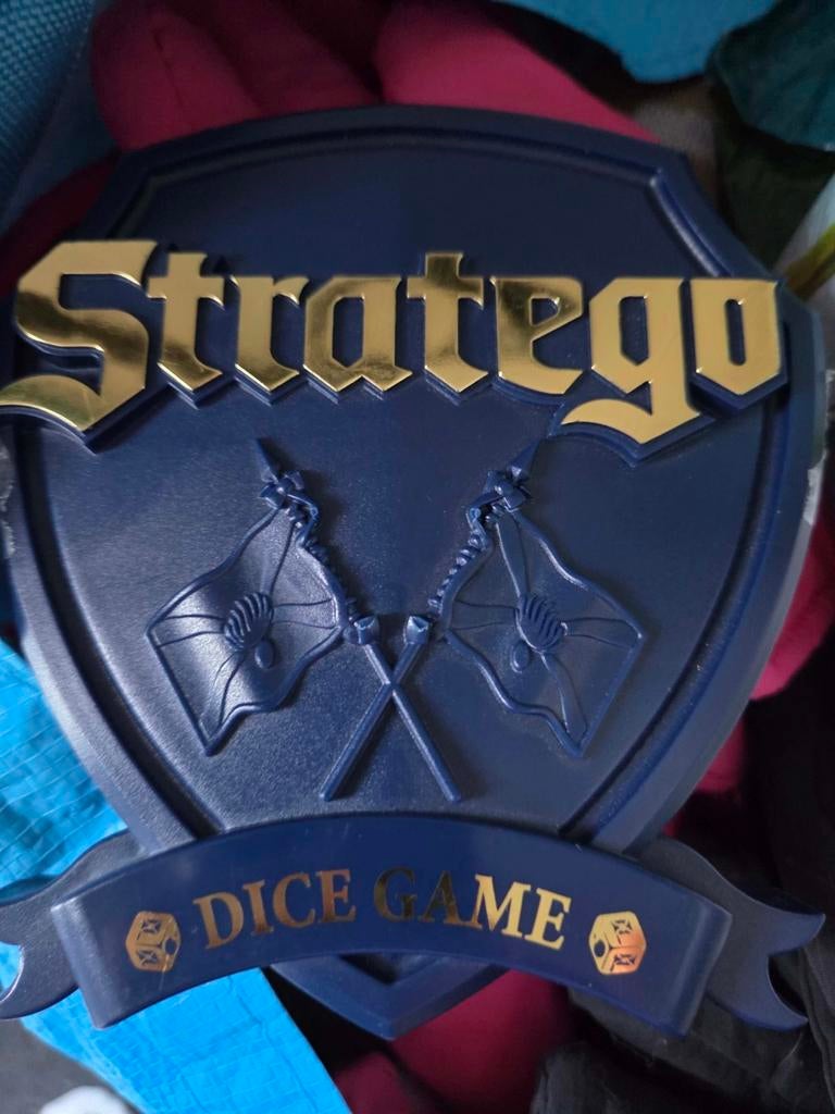 Stratego Dice Game - Nieuwstaat, Hobby en Vrije tijd, Gezelschapsspellen | Overige, Een of twee spelers, Ophalen of Verzenden