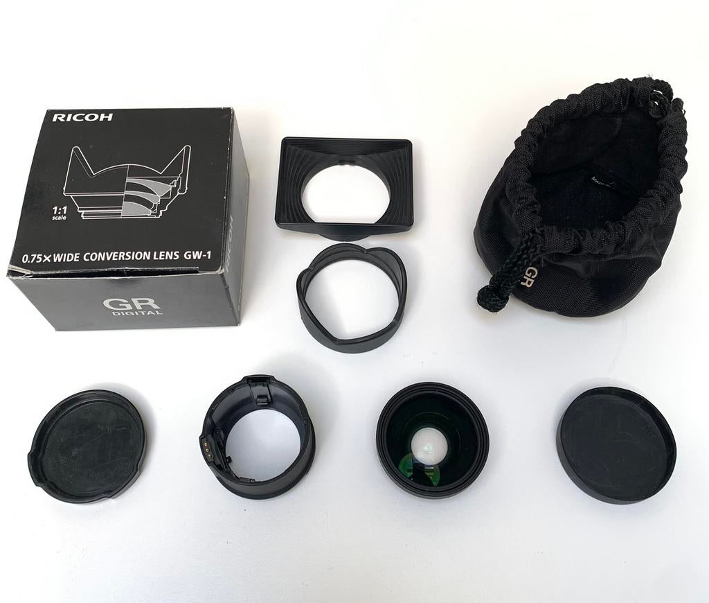 Ricoh GH-1 zonnekap GW-1 0.75x Wide Conversielens voor GR/II, Ophalen of Verzenden, Gebruikt, Groothoeklens