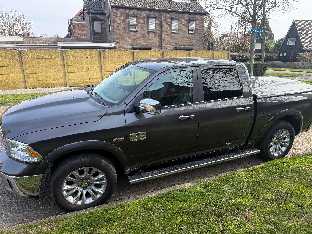 Dodge RAM Longhorn Laramie, Automaat, 5654 cc, Vierwielaandrijving, Dealer onderhouden