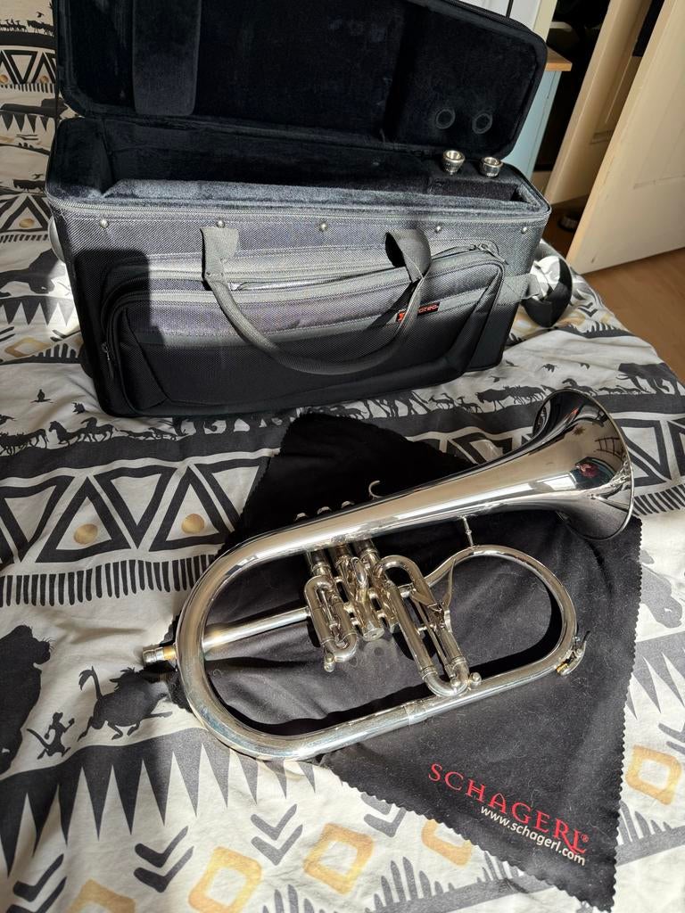 Schagerl James Morrison Bugel + mondstukken + koffer, Ophalen, Zo goed als nieuw, Bes-trompet, Met koffer