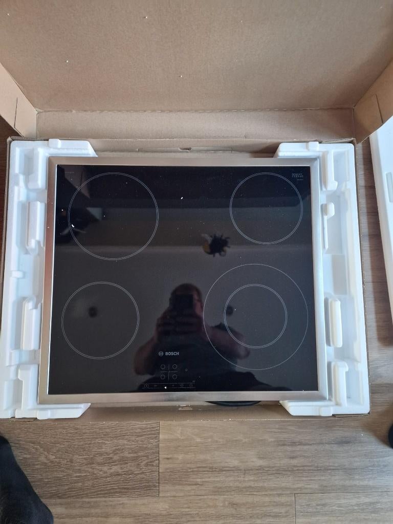 Nieuwe elektrische kookplaat, Witgoed en Apparatuur, Kookplaten, Ophalen, Nieuw, 4 kookzones, Inbouw