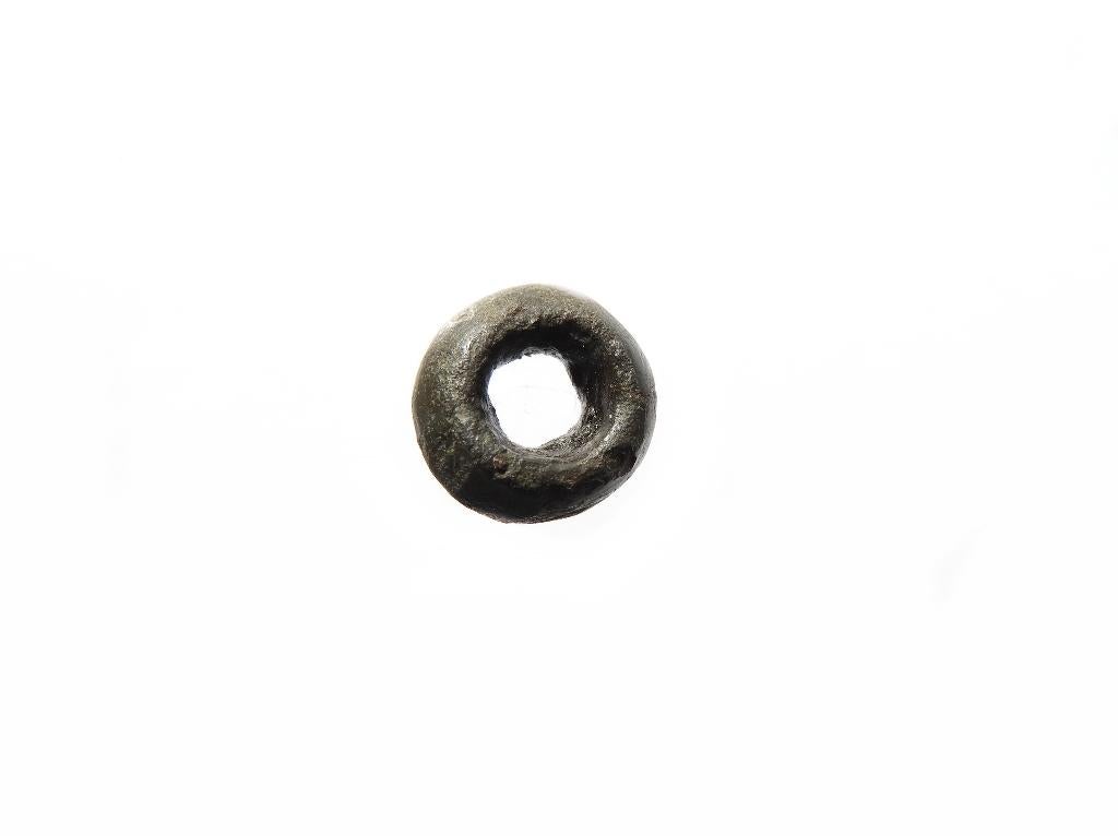 Kraal brons Ijzertijd Ø11,5mm 2,63g    a402, Antiek en Kunst, Ophalen of Verzenden