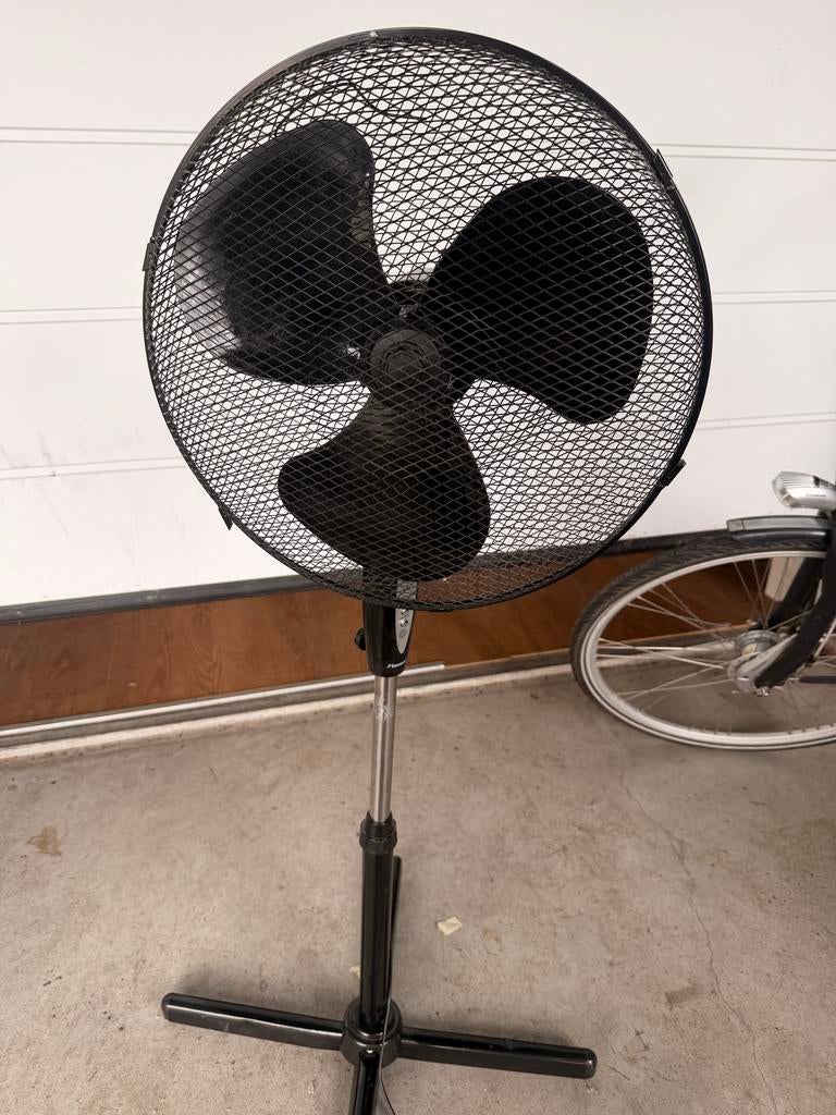 Gebruikte windwaaier op poot met afstandbediening, Ophalen, Ventilator met afstandsbediening, Gebruikt, Statiefventilator