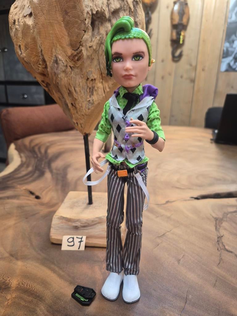 Monster High Deuce Gorgon pop - Zo goed als nieuw, Ophalen of Verzenden