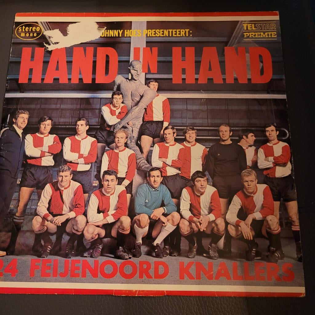 lp,Johnny Hoes Presen: Hand In Hand (24 Feijenoord Knallers), Ophalen of Verzenden, Gebruikt, 12 inch, Levenslied of Smartlap
