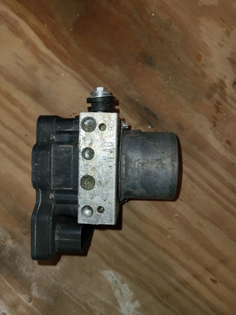 ABS pomp Volkswagen Polo (2016), Ophalen, Gebruikt, Volkswagen