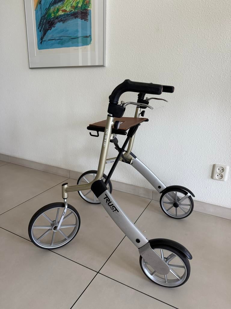 trust Care Let’s Go Out design rollator. Lichtgewicht, Ophalen of Verzenden, Opvouwbaar, Zo goed als nieuw