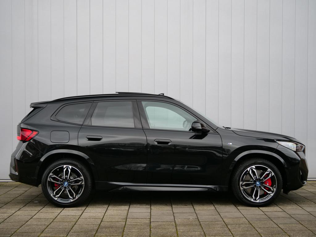 BMW X1 xDrive25e M Sport pakket Pro 245 Pk Automaat Schuifda, Zwart, Bedrijf, Vierwielaandrijving, Hybride Elektrisch/Benzine