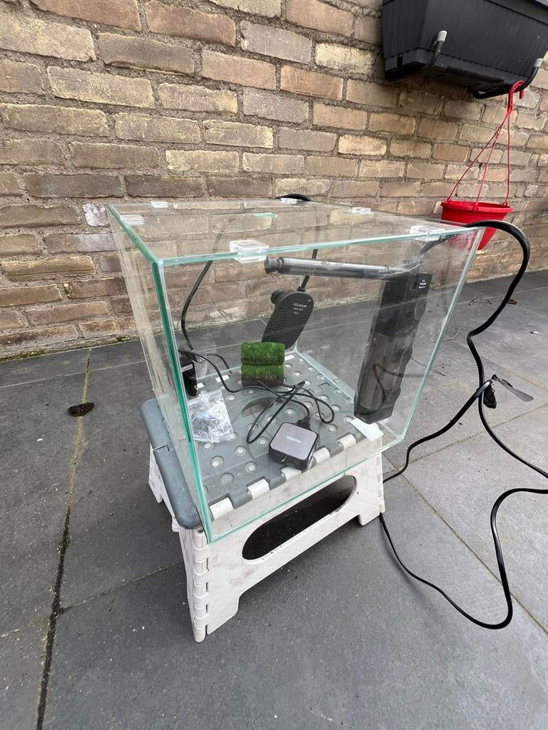 Compleet nano aquarium 15L ( filter + verwarming), Dieren en Toebehoren, Vissen | Aquaria en Toebehoren, Ophalen, Zo goed als nieuw