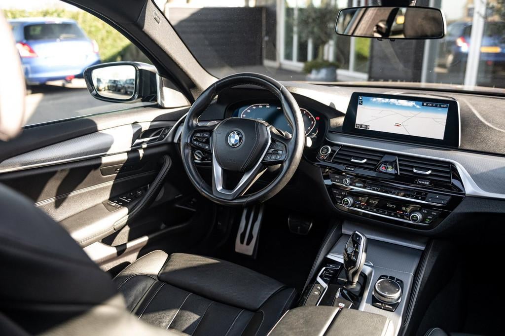 BMW 5-serie Touring 540i xDrive M-Sport I Bowers & Wilkins I, Auto's, BMW, Automaat, Gebruikt, Vierwielaandrijving, 5-Serie