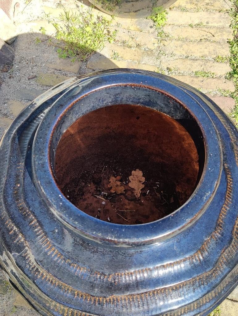2 sterke tuinpotten aardewerk geglazuurd blauwzwart, Ophalen, Gebruikt, 40 cm of meer, Rond