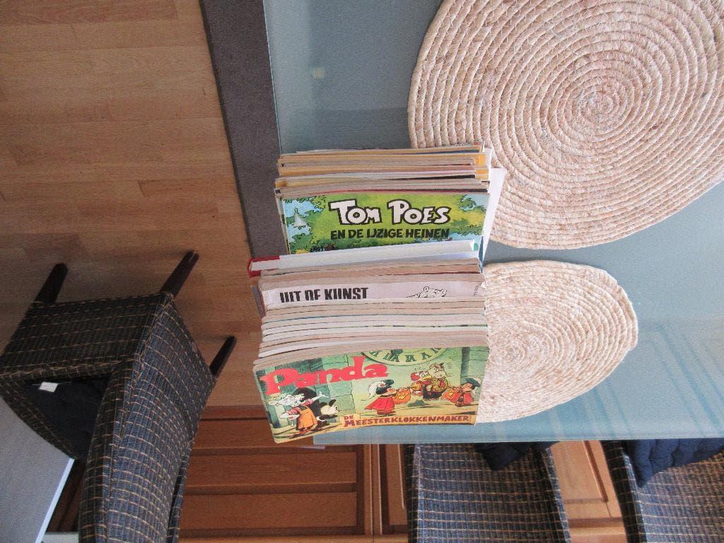 Stapel stripboeken van Bommel en Tom Poes
