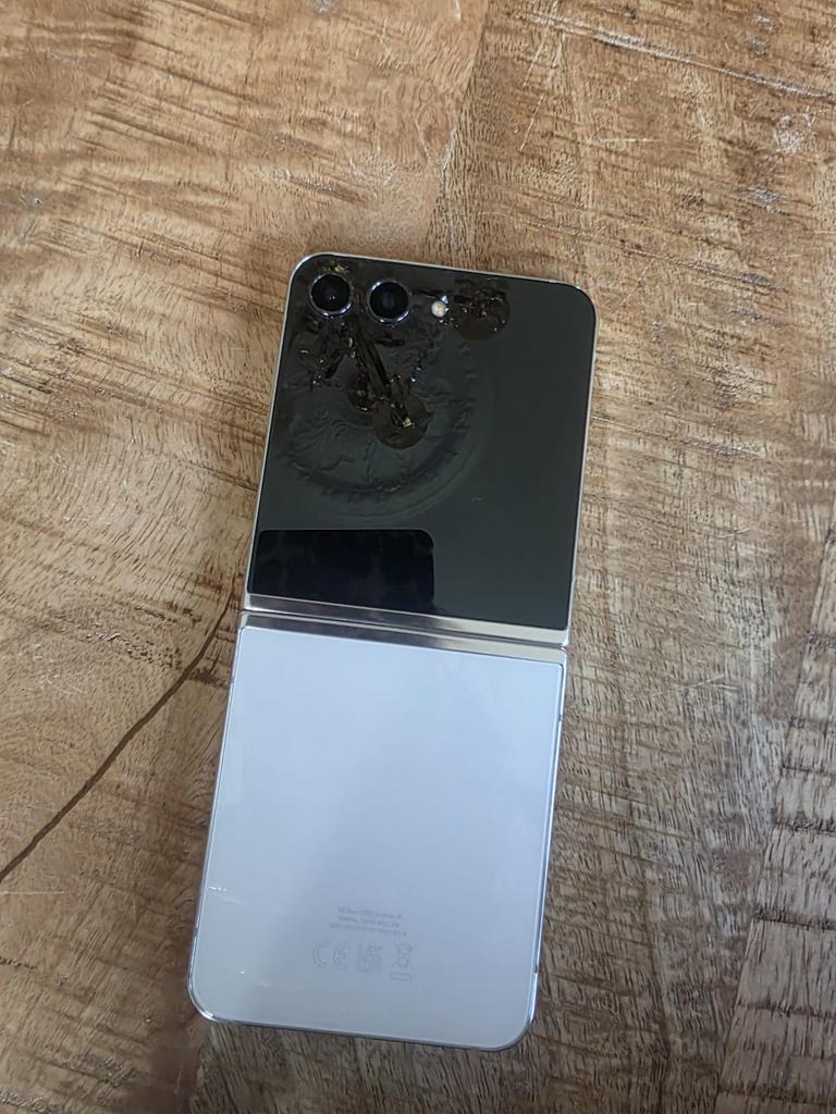 Galaxy Z flip 5, Ophalen of Verzenden, Zo goed als nieuw, Overige typen, Samsung