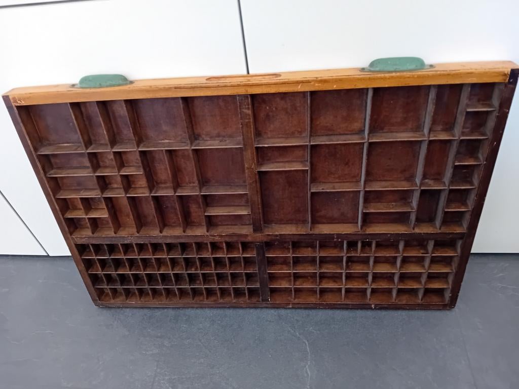 Authentieke houten letterbak gebruikt door drukkerij, Ophalen