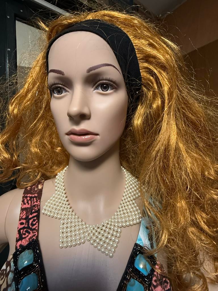 Etalage pop met pruik, Verzamelen, Poppen, Ophalen of Verzenden