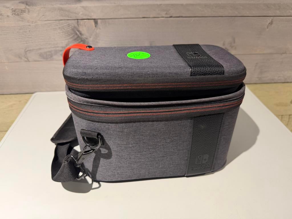 Nintendo Switch 2025 Compleet zonder game’S, Ophalen of Verzenden, Zo goed als nieuw, Nvt, Nvt