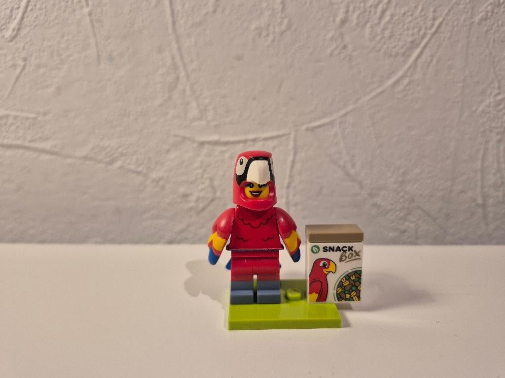 Lego Collectible Minifigure Series 28 Parrot Costume Fan, Ophalen of Verzenden, Zo goed als nieuw, Complete set, Lego