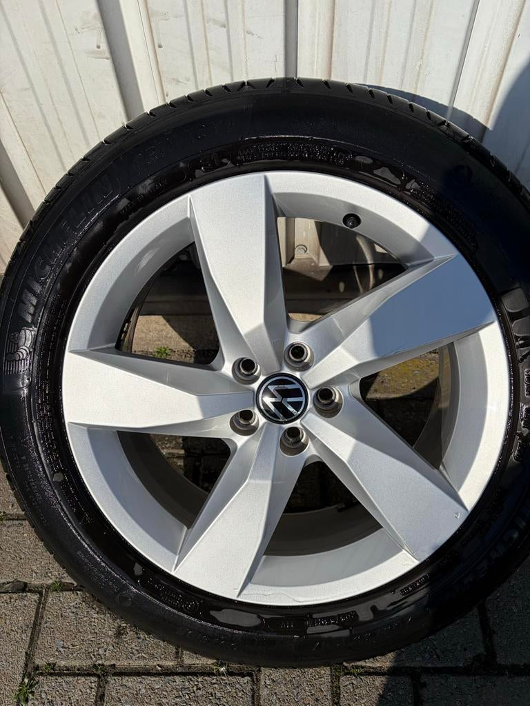 VW T-Cross 17 inch velgen met Michelin zomerbanden, Auto-onderdelen, Banden en Velgen, Ophalen, Gebruikt, Banden en Velgen, 17 inch