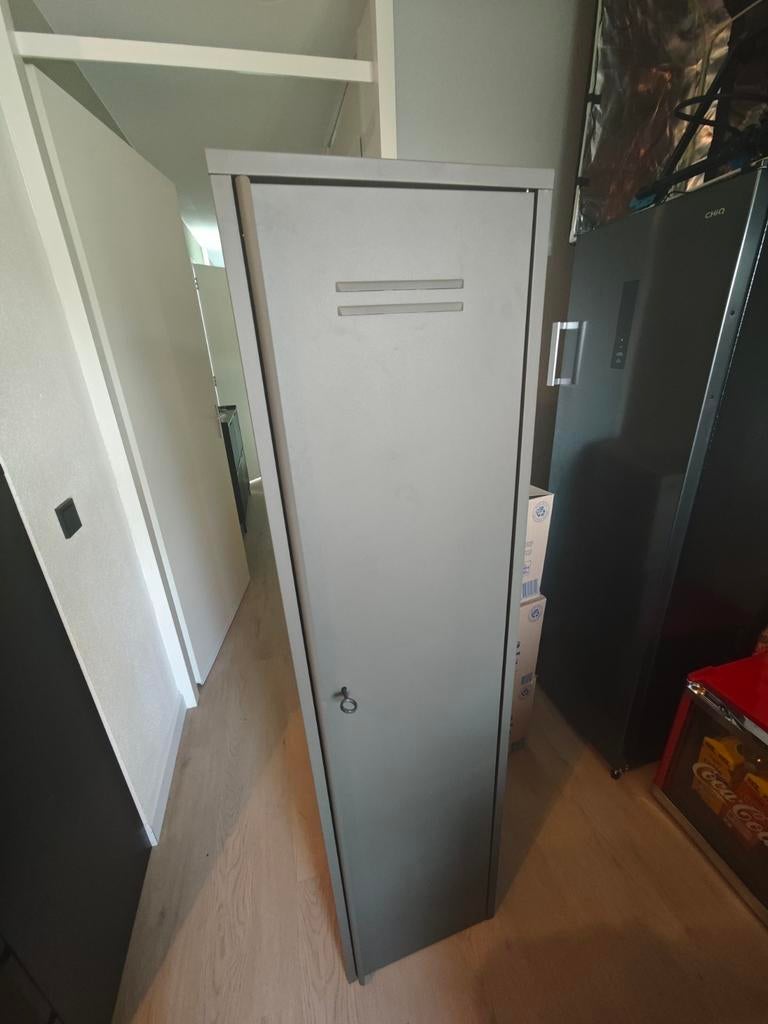 Metalen locker van IKEA, Huis en Inrichting, Kasten | Lockerkasten, Ophalen of Verzenden, Gebruikt, Industrieel