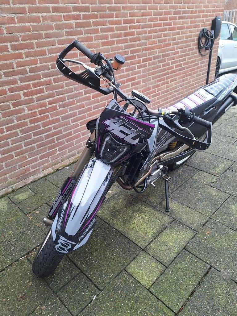 Husqvarna SM 570R, Topstaat!, Motoren, Motoren | Husqvarna, Particulier, SuperMoto, meer dan 35 kW, Sportuitlaat, Ophalen