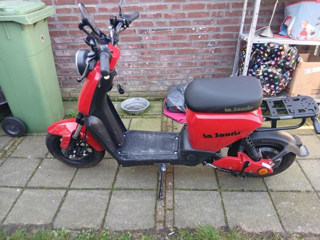 Rode elektrische scooter La Souris, Fietsen en Brommers, Ophalen