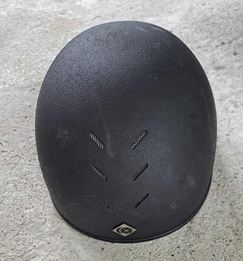 Paardrijcap kind, merk 'Charles Owen', Ophalen